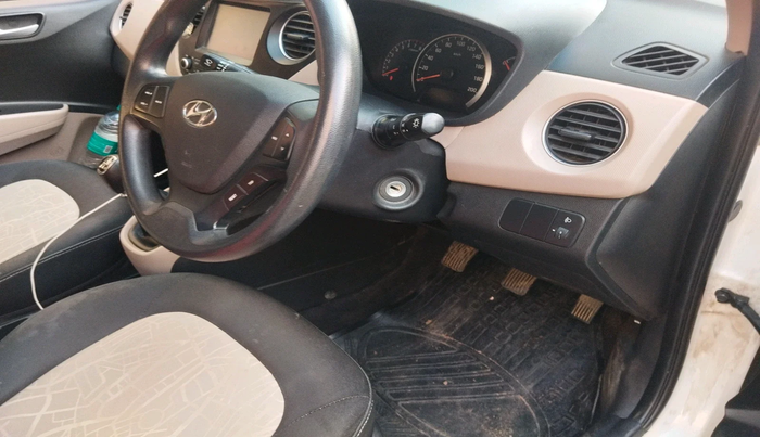 2017 Hyundai Grand i10 SPORTZ (O) 1.2 KAPPA VTVT, Petrol, Manual, 25,158 km, interior