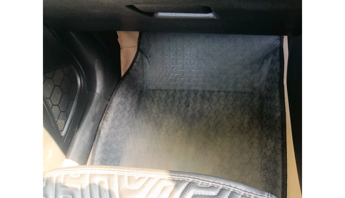 2022 Maruti BREZZA LXI SMART HYBRID, Petrol, Manual, 21,233 km, interior