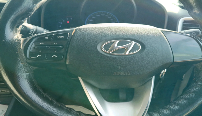 2022 Hyundai VENUE S 1.2, Petrol, Manual, 65,255 km, interior