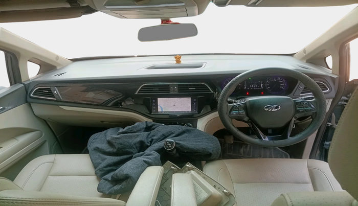 2018 Mahindra MARAZZO M8 7 STR, Diesel, Manual, 1,21,749 km, interior