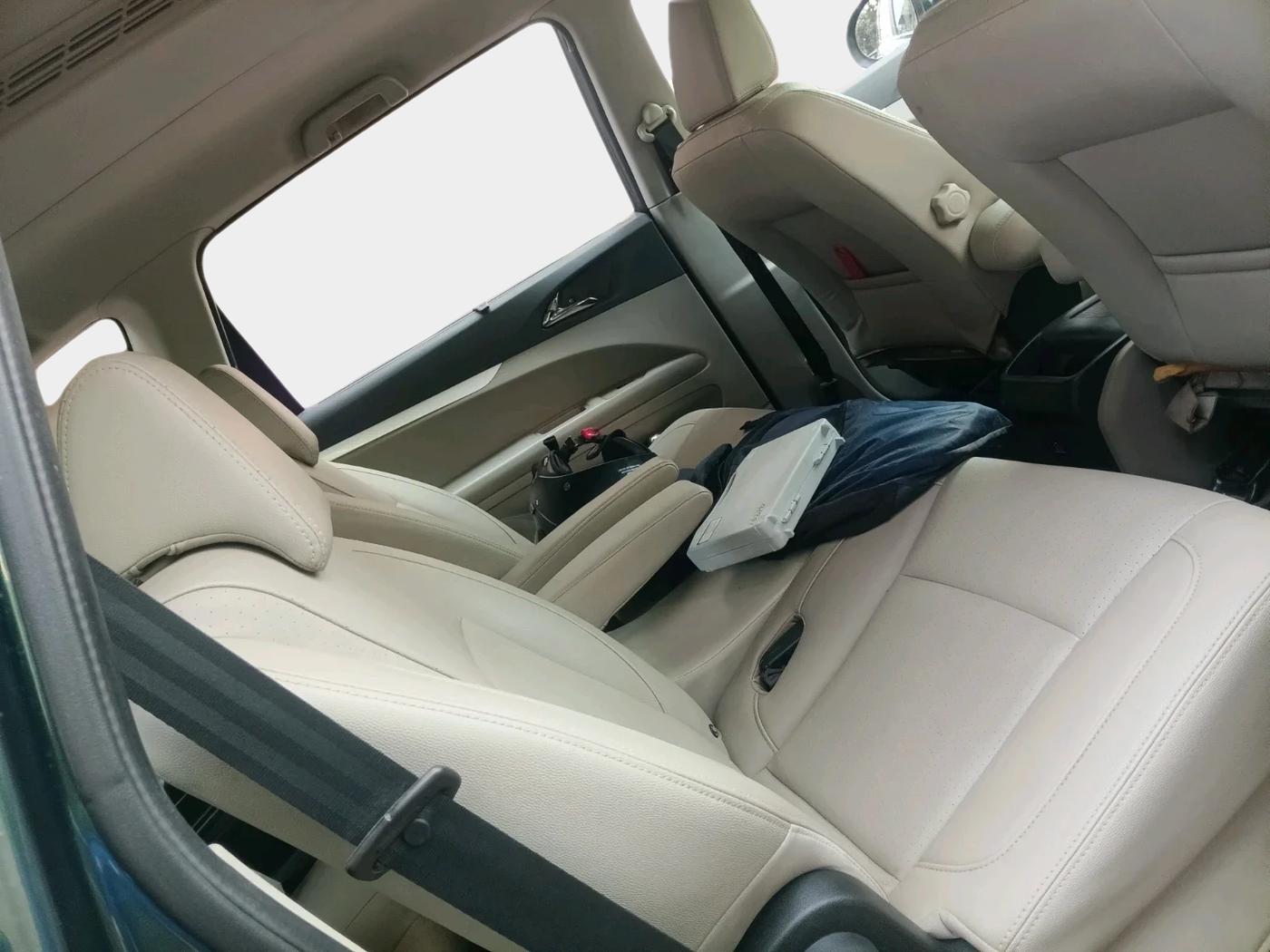 2018 Mahindra MARAZZO M8 7 STR, Diesel, Manual, 1,21,749 km, interior