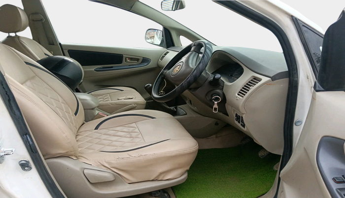 2011 Toyota Innova 2.5 G3, Diesel, Manual, 1,61,010 km, interior