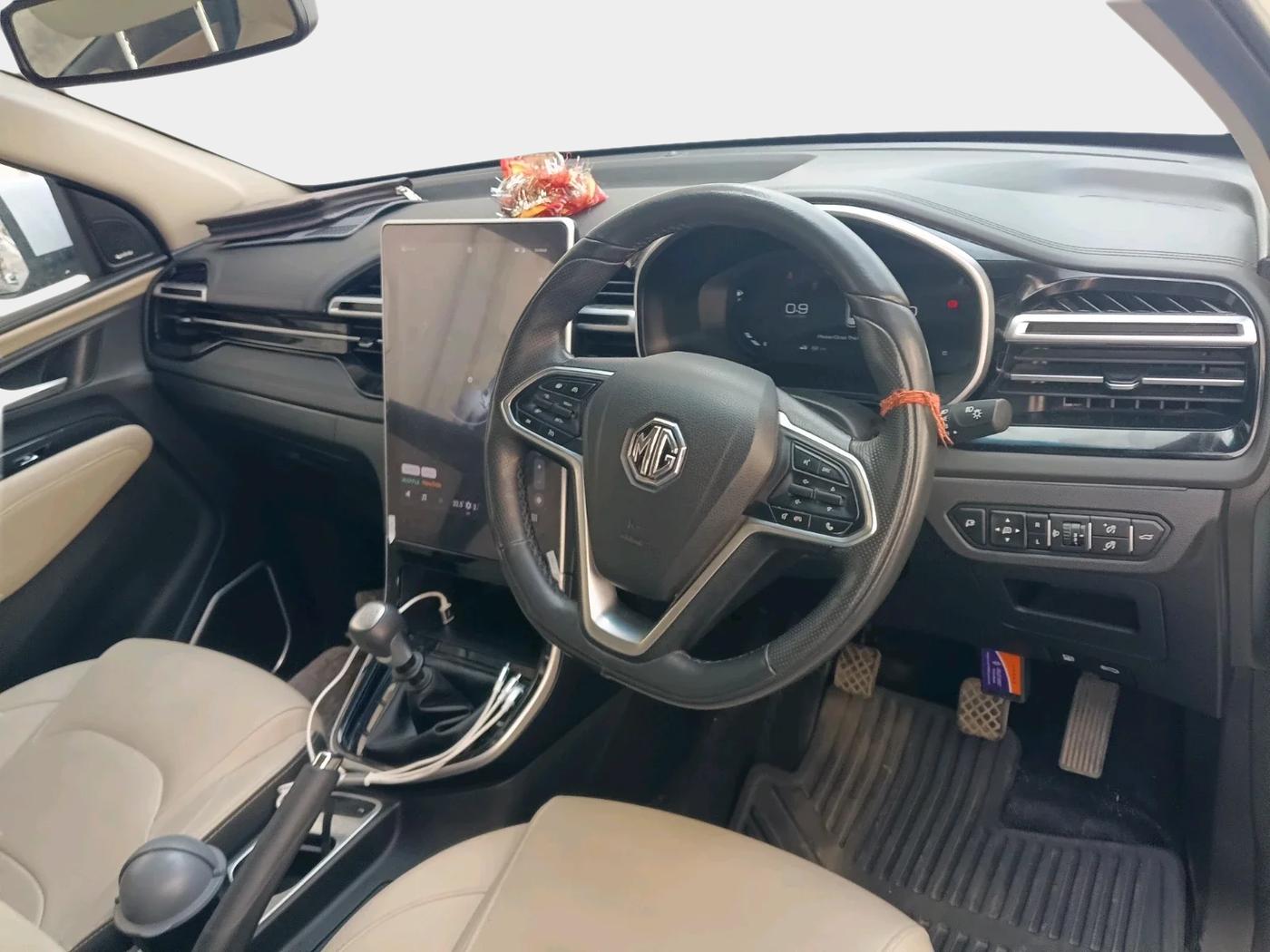 2023 MG HECTOR SHARP PRO 1.5 TURBO MT PETROL, Petrol, Manual, 7,320 km, interior