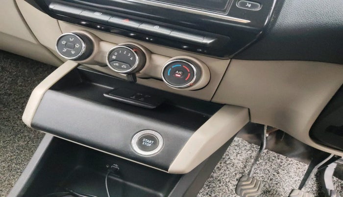 2021 Renault TRIBER RXZ, Petrol, Manual, 43,100 km, interior