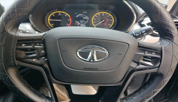 2023 Tata Safari XT PLUS DARK EDITION, Diesel, Manual, 49,620 km, interior