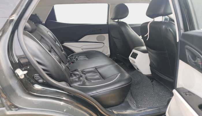 2025 Mahindra XUV 3XO MX2 1.5 Turbo Diesel, Diesel, Manual, 9,381 km, interior