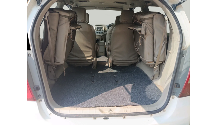 2013 Toyota Innova 2.5 GX 7 STR, Diesel, Manual, 96,161 km, exterior