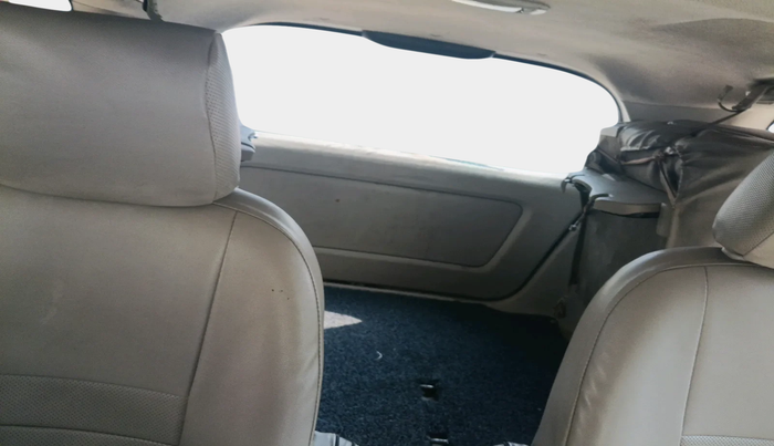 2013 Toyota Innova 2.5 GX 7 STR, Diesel, Manual, 96,161 km, interior