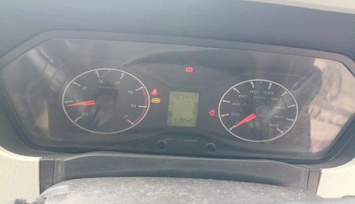 2016 Mahindra Scorpio S6 PLUS, Diesel, Manual, 1,18,521 km, interior