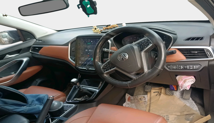 2022 MG HECTOR PLUS SHARP 2.0 DIESEL TURBO MT 6-STR, Diesel, Manual, 96,301 km, interior