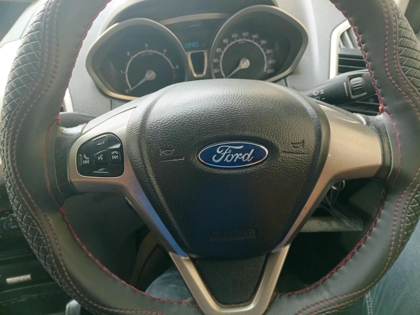 2015 Ford Ecosport TITANIUM 1.5L DIESEL, Diesel, Manual, 1,02,483 km, interior