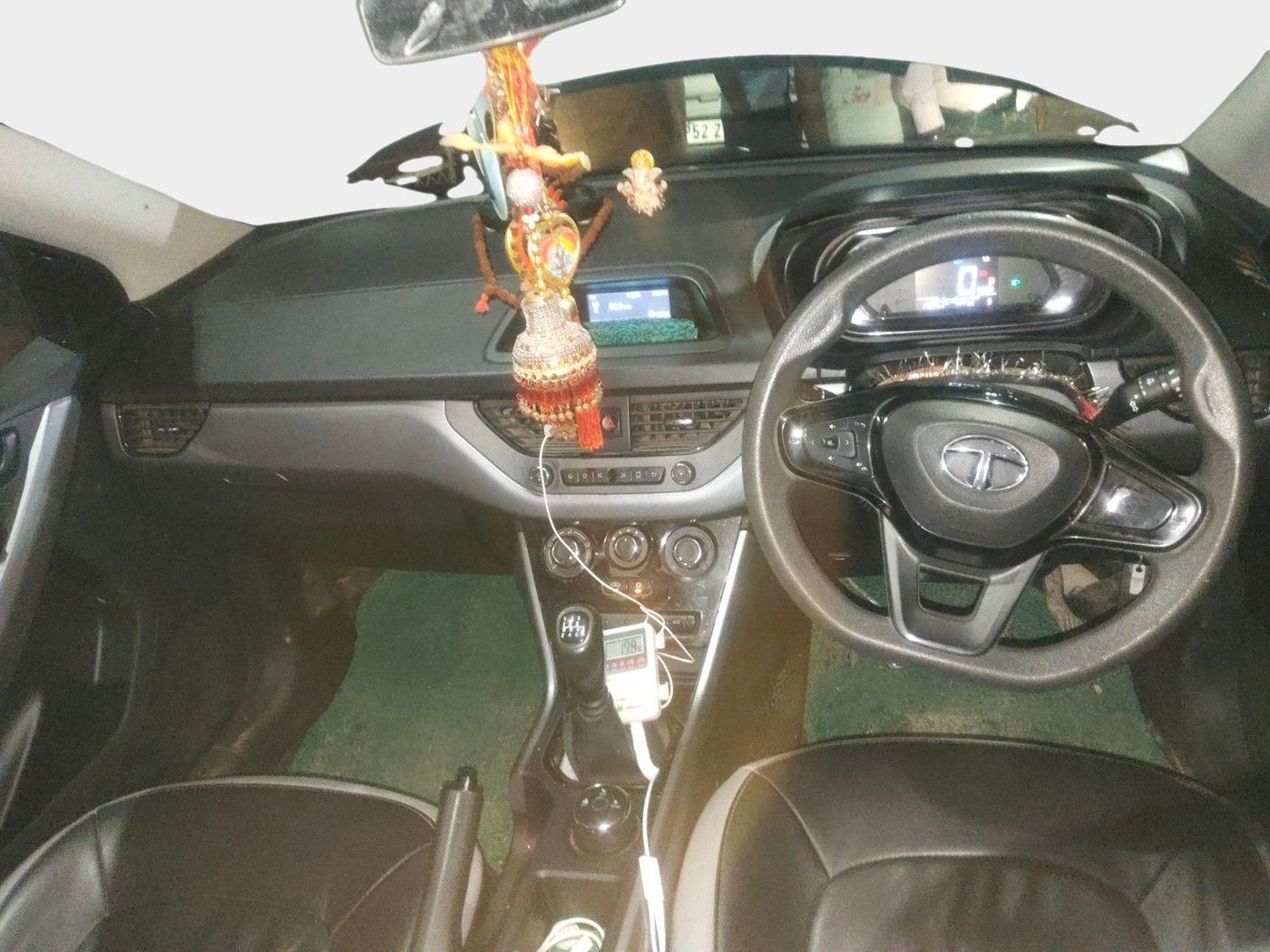 2022 Tata NEXON XM SUNROOF PETROL, Petrol, Manual, 17,826 km, interior