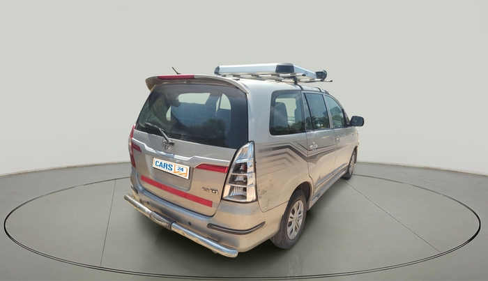 2015 Toyota Innova 2.5 GX 8 STR, Diesel, Manual, 1,92,582 km, exterior