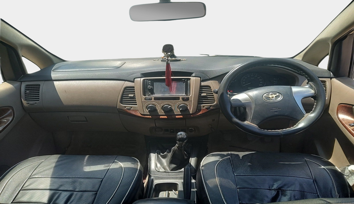 2015 Toyota Innova 2.5 GX 8 STR, Diesel, Manual, 1,92,582 km, interior