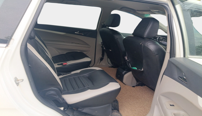 2018 Mahindra MARAZZO M6 7 STR, Diesel, Manual, 87,862 km, interior