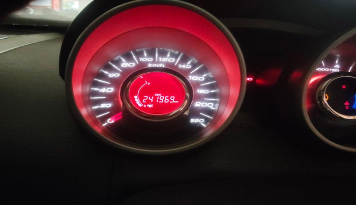 2014 Mahindra XUV500 W8, Diesel, Manual, 2,41,969 km, interior