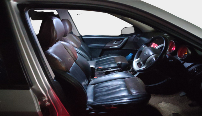 2014 Mahindra XUV500 W8, Diesel, Manual, 2,41,969 km, interior
