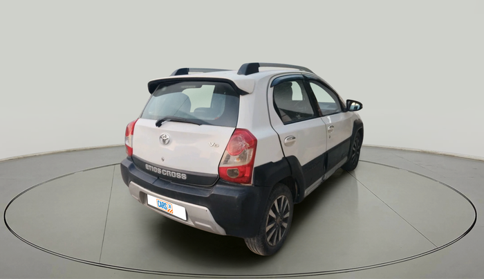 2017 Toyota Etios CROSS 1.4 VD, Diesel, Manual, 1,18,114 km, exterior