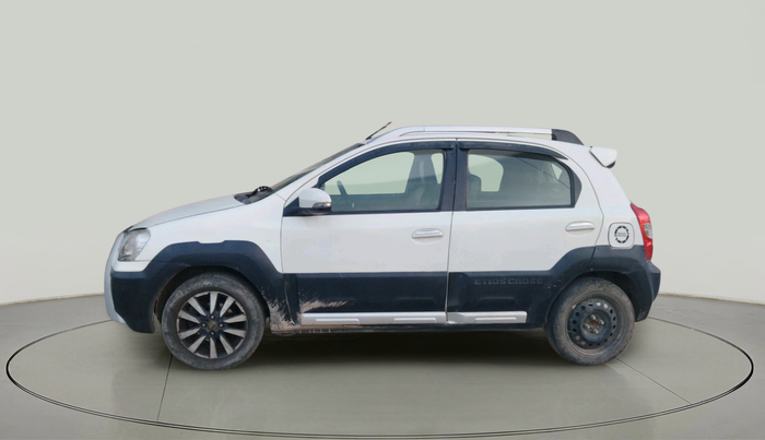 2017 Toyota Etios CROSS 1.4 VD, Diesel, Manual, 1,18,114 km, exterior