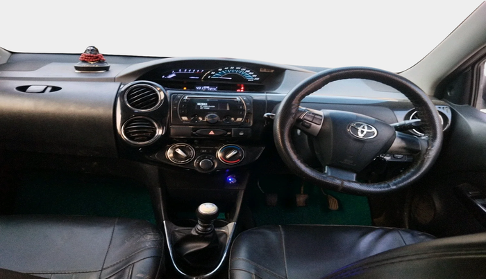 2017 Toyota Etios CROSS 1.4 VD, Diesel, Manual, 1,18,114 km, interior