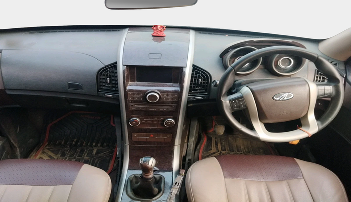 2014 Mahindra XUV500 W6, Diesel, Manual, 75,326 km, interior
