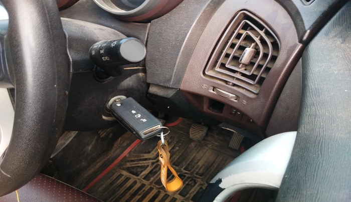 2014 Mahindra XUV500 W6, Diesel, Manual, 75,326 km, interior