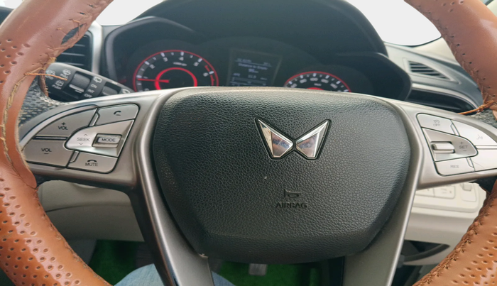 2023 Mahindra XUV300 W8 (O) 1.2 PETROL, Petrol, Manual, 46,920 km, interior