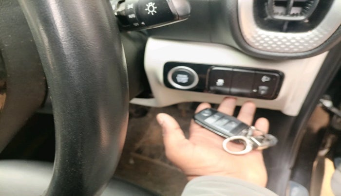 2022 KIA SONET HTX ANNIVERSARY EDITION 1.5, Diesel, Manual, 63,938 km, interior