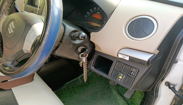 2017 Maruti Wagon R 1.0 LXI CNG, Petrol, Manual, 1,66,686 km, interior