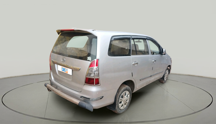 2013 Toyota Innova 2.5 G 7 STR, Diesel, Manual, 5,00,000 km, exterior