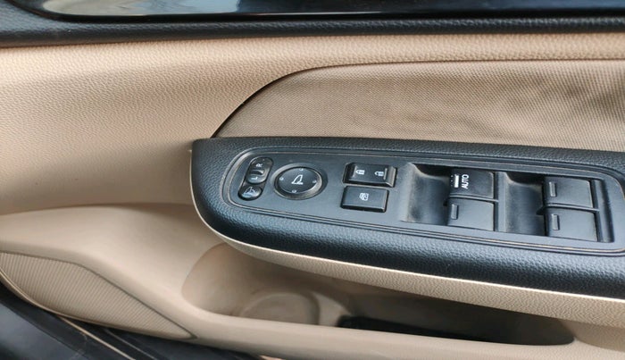 2018 Honda Amaze 1.5L I-DTEC VX, Diesel, Manual, 1,20,590 km, interior