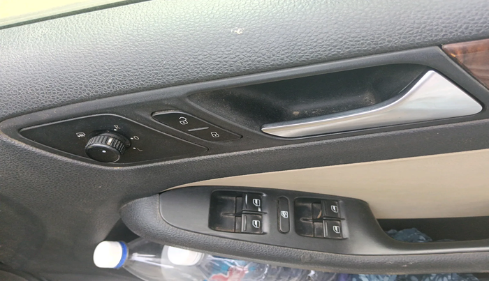 2012 Volkswagen Jetta COMFORTLINE TSI, Petrol, Manual, 1,24,155 km, interior