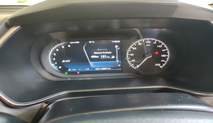2019 Tata Harrier XZ 2.0L, Diesel, Manual, 1,23,927 km, interior
