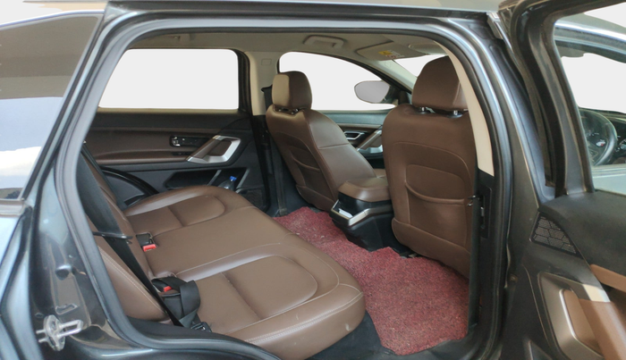 2019 Tata Harrier XZ 2.0L, Diesel, Manual, 1,23,927 km, interior