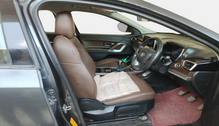 2019 Tata Harrier XZ 2.0L, Diesel, Manual, 1,23,927 km, interior