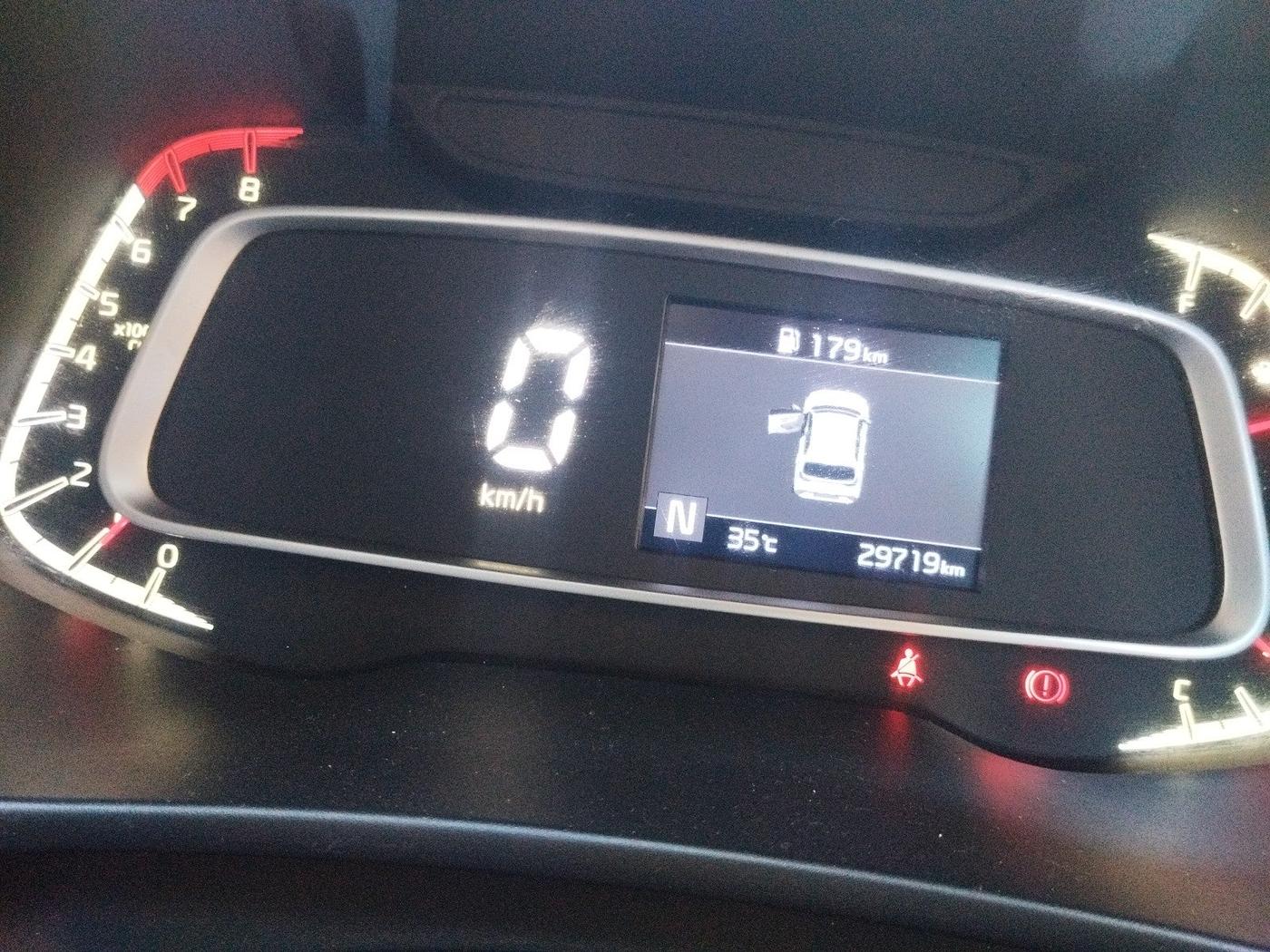 2022 KIA SONET HTK PLUS 1.0 IMT, Petrol, Manual, 29,719 km, interior