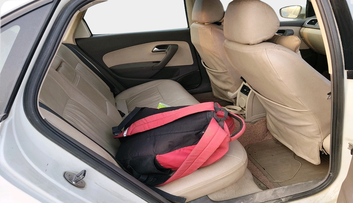 2011 Volkswagen Vento HIGHLINE 1.6 MPI, Petrol, Manual, 1,10,726 km, interior