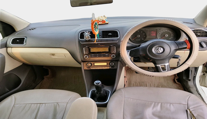 2011 Volkswagen Vento HIGHLINE 1.6 MPI, Petrol, Manual, 1,10,726 km, interior