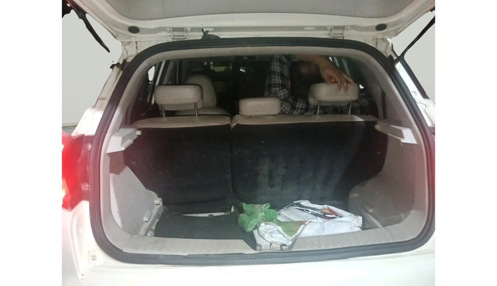 2021 Mahindra XUV300 W6 1.2 PETROL, Petrol, Manual, 98,405 km, exterior