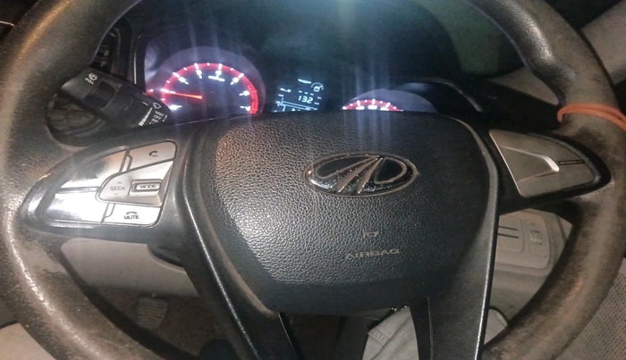 2021 Mahindra XUV300 W6 1.2 PETROL, Petrol, Manual, 98,405 km, interior