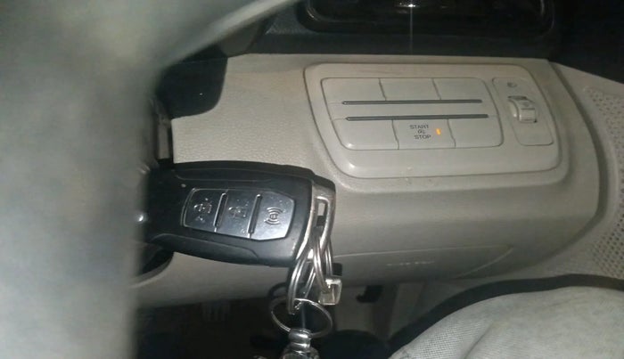 2021 Mahindra XUV300 W6 1.2 PETROL, Petrol, Manual, 98,405 km, interior