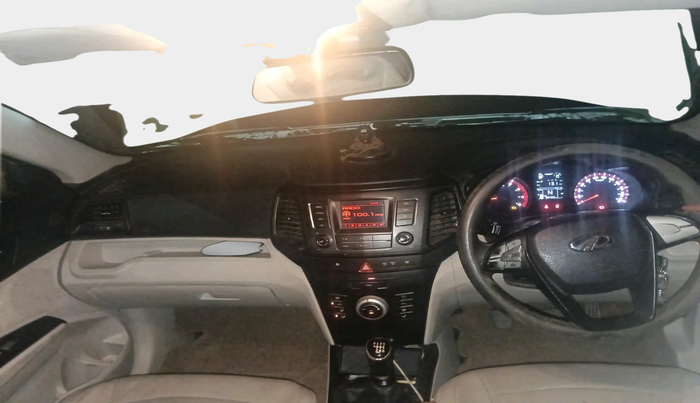 2021 Mahindra XUV300 W6 1.2 PETROL, Petrol, Manual, 98,405 km, interior