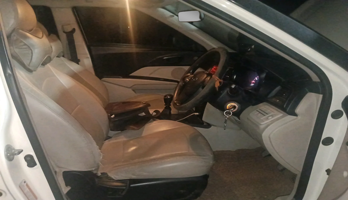 2021 Mahindra XUV300 W6 1.2 PETROL, Petrol, Manual, 98,405 km, interior