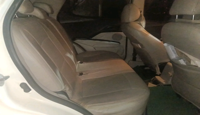 2021 Mahindra XUV300 W6 1.2 PETROL, Petrol, Manual, 98,405 km, interior