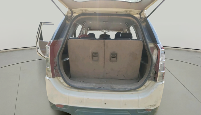 2012 Mahindra XUV500 W8 AWD, Diesel, Manual, 1,02,298 km, exterior