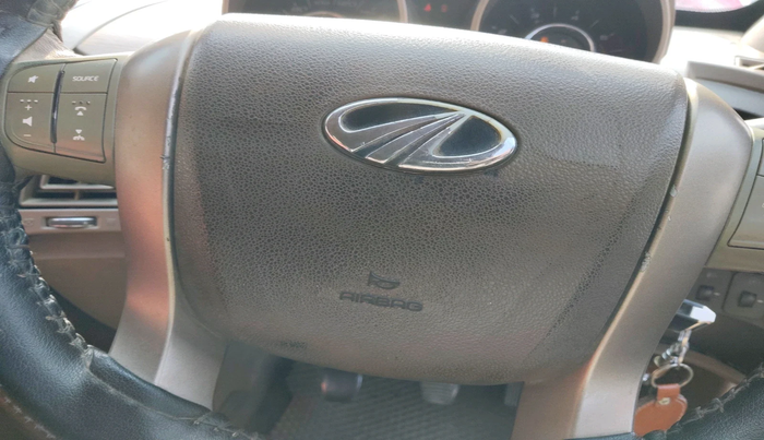 2012 Mahindra XUV500 W8 AWD, Diesel, Manual, 1,02,298 km, interior