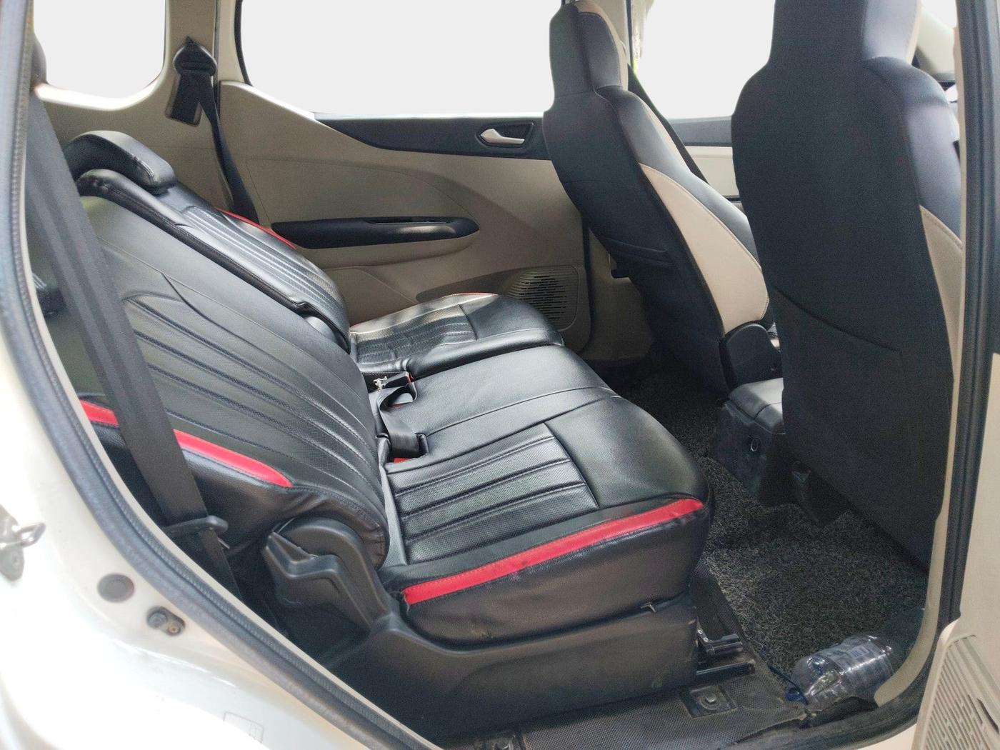 2019 Renault TRIBER RXZ, Petrol, Manual, 52,000 km, interior