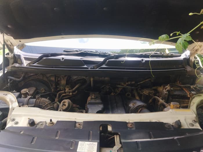 2018 Mahindra TUV300 T6 PLUS, Diesel, Manual, 81,000 km, exterior