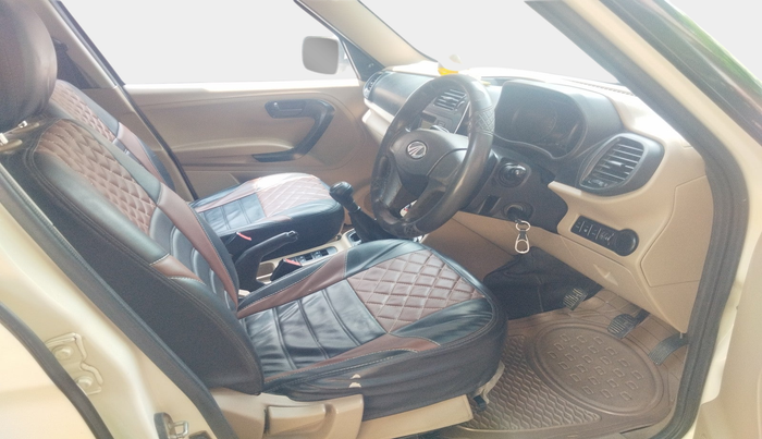 2018 Mahindra TUV300 T6 PLUS, Diesel, Manual, 80,916 km, interior