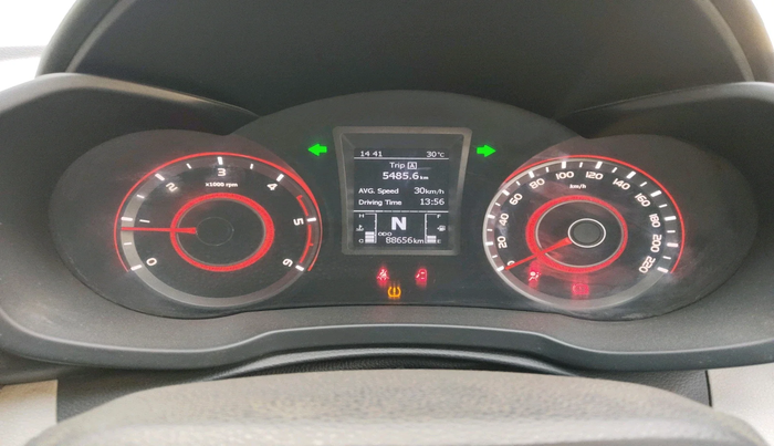 2019 Mahindra XUV300 W8 (O) 1.5 DIESEL AMT, Diesel, Automatic, 88,656 km, interior